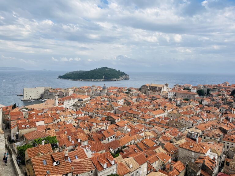 Subir a las murallas de Dubrovnik: cómo, dónde y por qué hacerlo